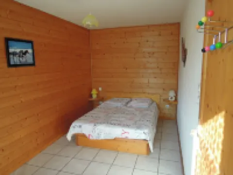 Rental of fenced chalet with barbecue and children's play area