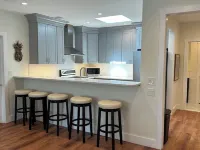 Lovely Newly Renovated Downtown Apartment