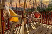Remodeled Cabin w/fireplace, 2 miles from Lakewood