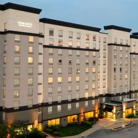 Homewood Suites by Hilton St. Louis - Galleria Отели рядом с достопримечательностью «Лесопарк»