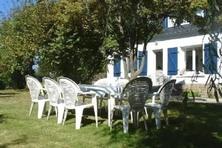 Fisherman house fully restored to 1. 200 m from the beach of Mousterlin