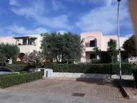 Beautiful apartment near the sea with garden and terrace with views.