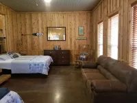 Lake Front Gated Property  Private Dock Book 3 Nights - Get 4th Night Free.