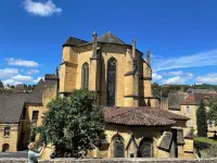 THE Nest, 45m2 Lumineux au Cœur Historique de Sarlat, Avec Ascenseur !