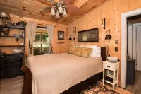 Lakeside Cove Private Lake Trout Fishing & Mountain Views Hotels in Millshoal