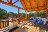 Moonlight Meadow cabin at Trickle Creek at Hocking Hills