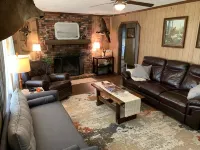Private Country Home- 15 mins from Moultrie/Adel