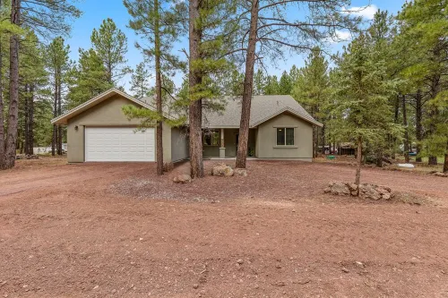New Home in the Pines – Minutes to Flagstaff & Grand Canyon Adventures!