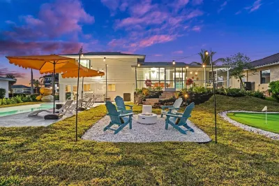 Waterfront, Hot Tub, Kayaks, Sauna, Heated Pool, Arcade, Mini Golf, Fire Pit