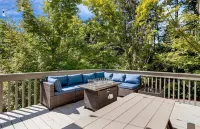 Keowee Key Townhouse- Lake, great deck, outdoor firetable & CLEMSON FOOTBALL!