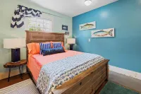 Lakefront, Swim, Fish, Kayak, fire pit, star gazing, pet friendly. All on site!