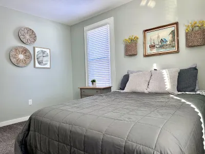 Three bedroom townhome, blocks from idyllic downtown