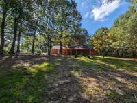 Cabin Bliss - Just 1 Mile from Lake Lanier / 5 Acre / 5 BR with Hot tub Hotels near Walmart Pharmacy