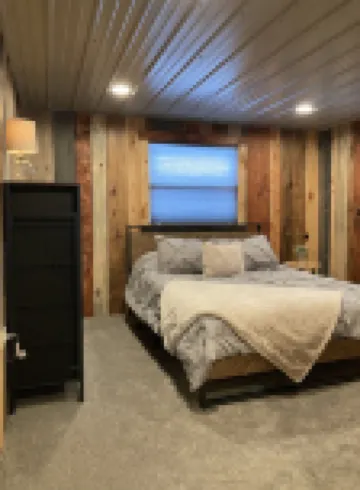Beautiful 3 bedroom home/cabin recently remodeled!