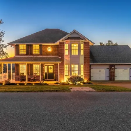 ROSELAWN RETREAT: Firepit, Gameroom, Views! Huge Gorgeous home 5 mins to the Ark