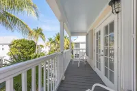★Welcoming Family Vacation Gated home★with private heated pool and Patio