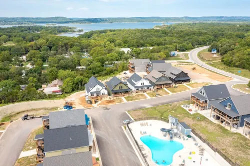 Branson Woods Lakeside Lodge sleeps 24+!