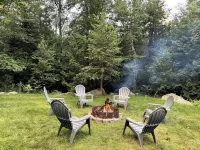 Cozy Log Home across from Phillips Lake-Four Season Fun