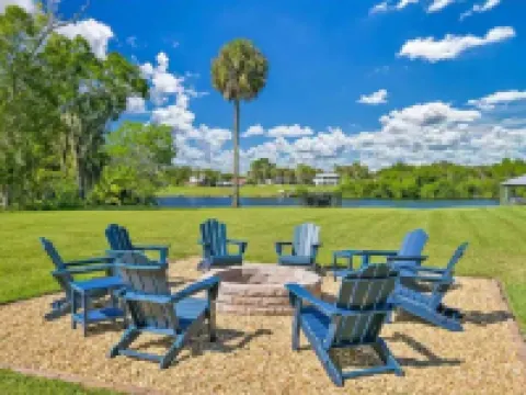 River Bank Hideaway, "Go With The Flow" RIVERFRONT 3 Acres- "Heated Pool/Spa" Hotels in Hendry County