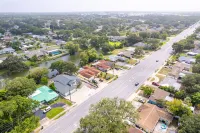 Lakeview Chic 3BD House for golf/beach lovers
