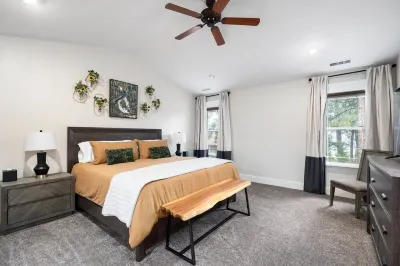 Peaks &Pines--Hot Tub, Nearby Trails, National Forest and Park Hotels near Flagstaff Pulliam Airport