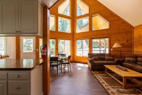Southgate Getaway of Yosemite - Chalets
