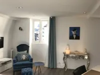 La Maison des Cochers - 2nd floor Apartment. Hotels in Amboise