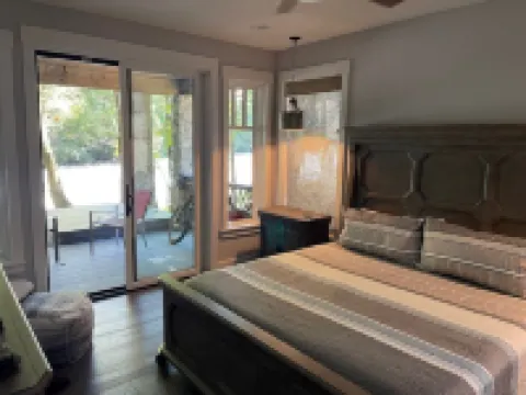 Cabin on Nantahala River with Hot Tub