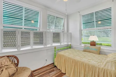 A Lovely Coastal Cottage in the seaside town of Darien Georgia