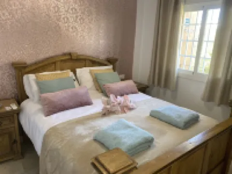 Beautiful modern apartment 1 min from beach