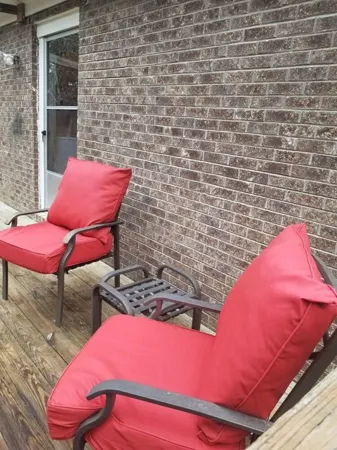 Private, cozy nook: Country Feel, City Access