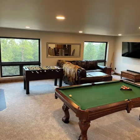 Spacious, 3 bedroom private cabin on 6 acres. Near Mickelson trail & Deadwood