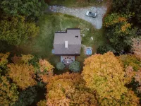 Deerwood Hill ~ après ski cabin • hot tub • fire pit • Stratton • Manchester