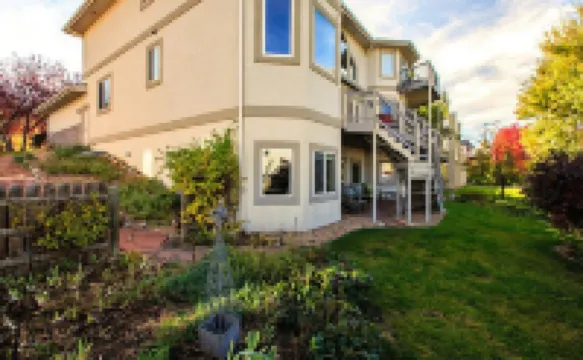 Spread out in a large,1600 sq foot comfort suite 1 bedroom plus additional nook