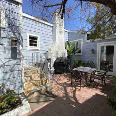 Charming Downtown Laguna Beach Cottage-beach across street/town 1 block Hotel Exterior