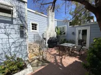 Charming Downtown Laguna Beach Cottage-beach across street/town 1 block