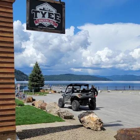 Adventure Cabin -Coolin Priest Lake; King Bed, Bunks, Atv and Snowmobile Parking