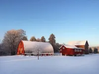A Cozy Farmstead Cottage Amidst Two Barns in Hudson Valley Hotele w: Marbletown