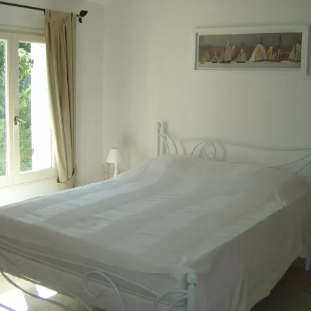 40 m² duplex apartment with air conditioning in villa with garden and parking space