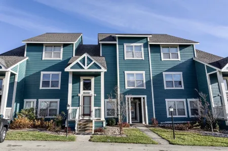 Spacious 4 Bed 4 Bath Condo at Seven Springs