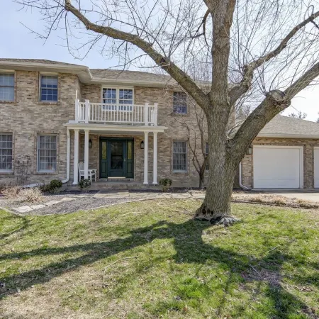 Modern Like New LUXURY 3,200 SQ FT Home In An Awesome Location! Sleeps 12!