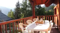 Cosy private chalet at the foot of the slopes, Oz, Alpe d'Huez ski area