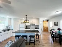 Parkside Cottage w/ Patio/BBQ - 20 min to beach Hotels in Santa Maria