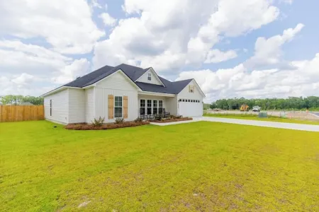 Modern Comfort in a Cozy Retreat