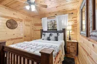 Indulge in a Timeless Cabin Getaway with Thrilling Outdoor Adventures! 🏞️🔥