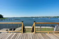 Charming Waterfront Cottage in Bristol, RI