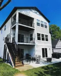 Dreamer: New Chic Modern Home 5 BR, 4.5 BA, Walk to beach, EV Charger, Peloton