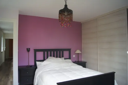 Townhouse to stay in downtown Lourdes near sanctuaries.