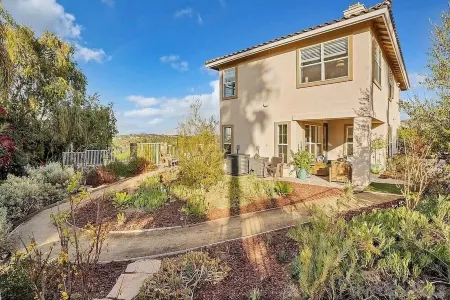 4-Bedroom Private Home Near Legoland, Zoo or the Beach. Dogs Free. Gameroom!