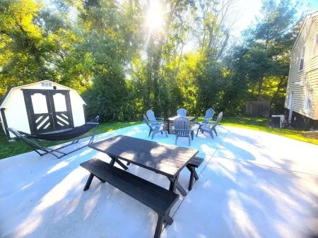 Beautiful, Cozy, and Spacious home- 3 mins from downtown